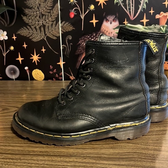 Dr.Marten 1460 Pascal 8 hole boot, women’s size 6 - Picture 6 of 10